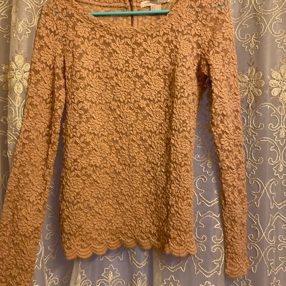 Lace zippered top - Picture 1 of 10
